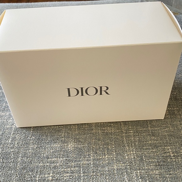 Dior Pink Faux Patent Leather Pouch - Picture 4 of 6